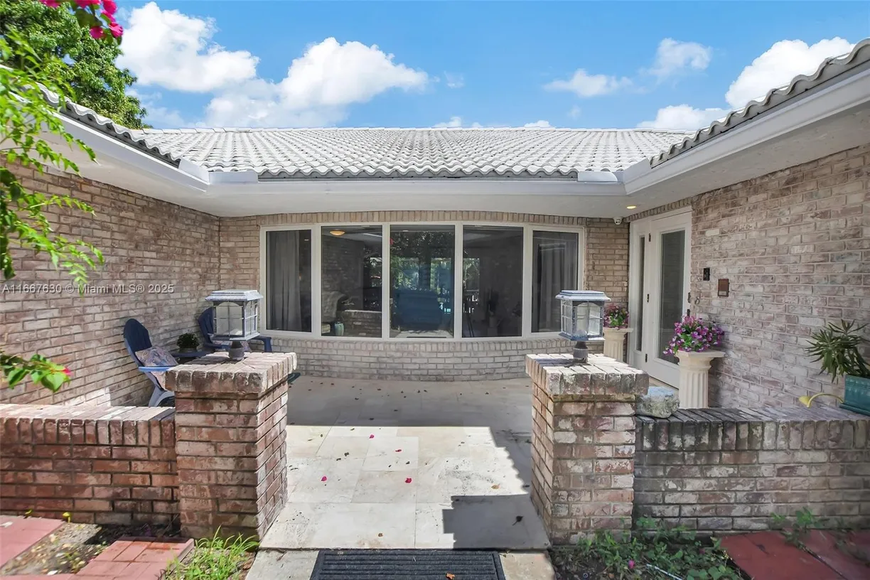 South Florida Real Estate | View 798 NW 15th Ave | Listing