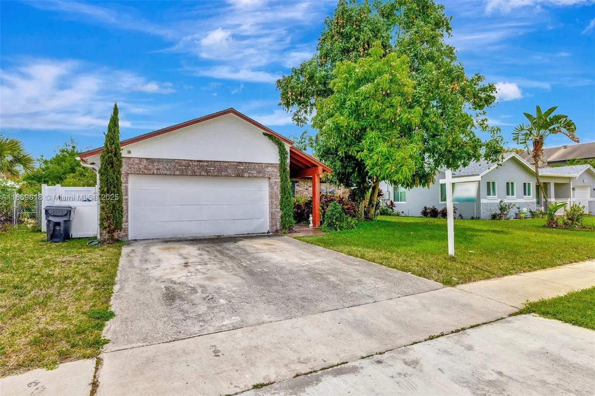 South Florida Real Estate | View 1905 SW 87th Ave | 3 Beds, 2 Baths