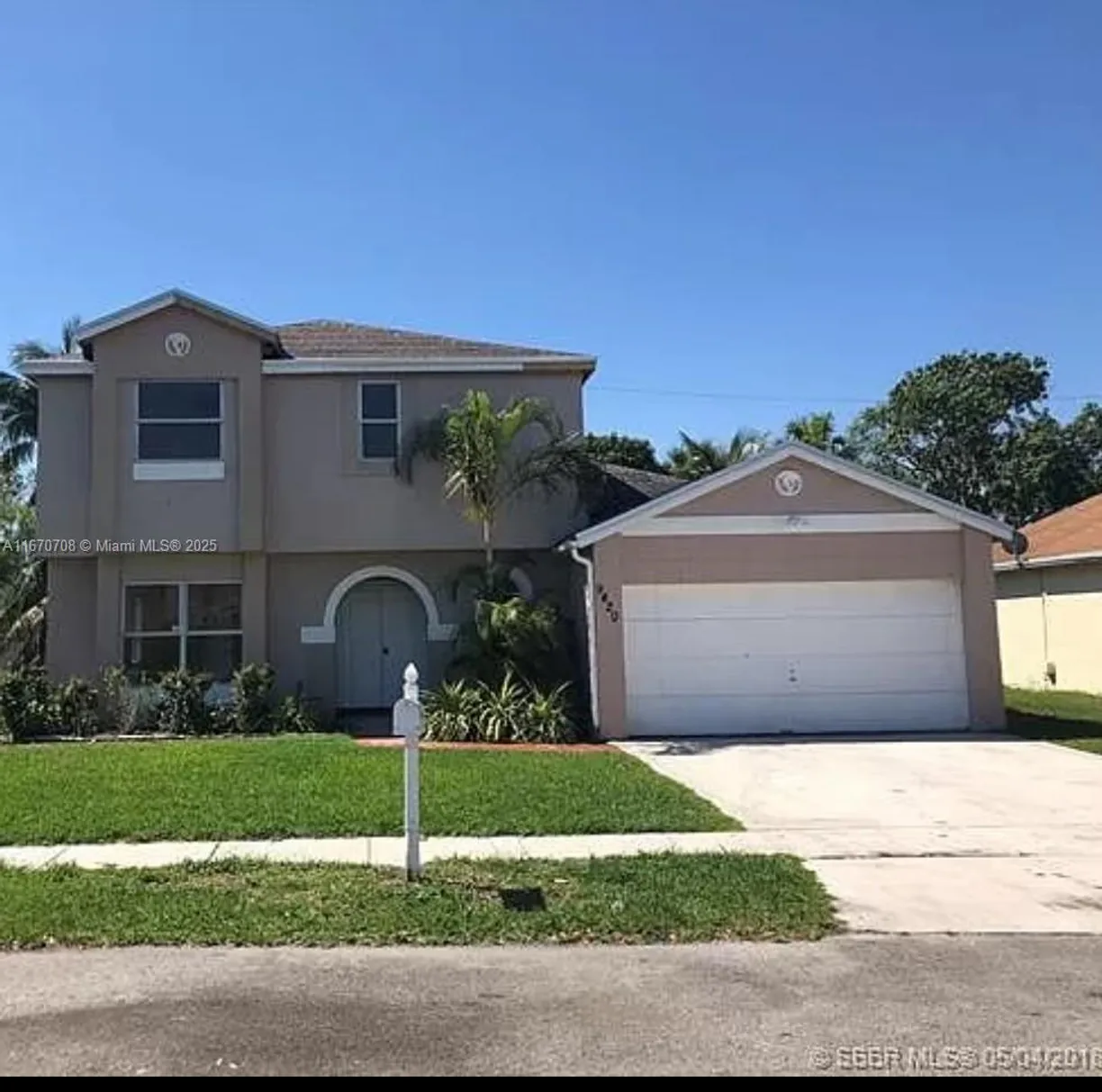 South Florida Real Estate | View  | 3 Beds, 2 Baths
