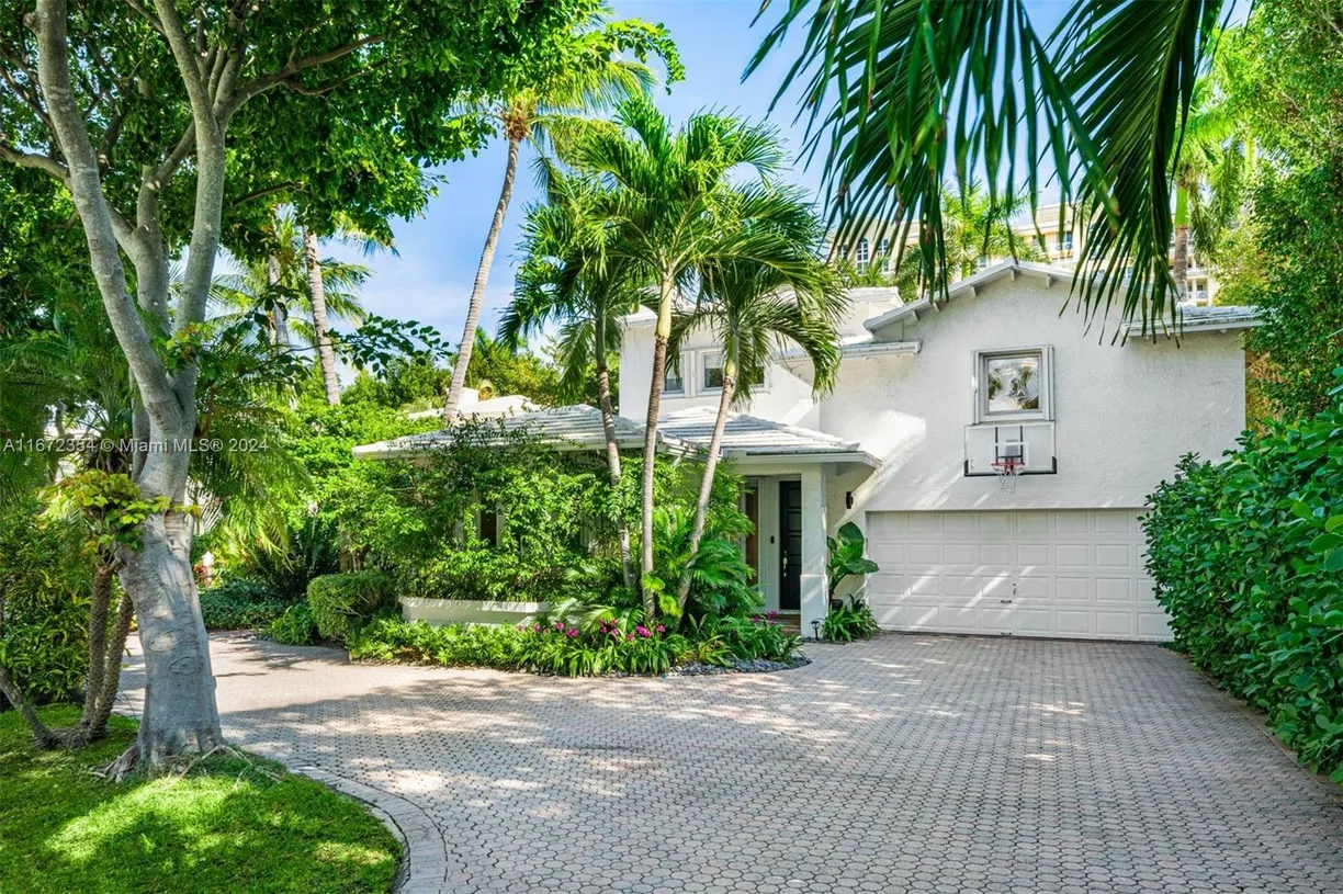 South Florida Real Estate | View 10 Coconut Lane | 5 Beds, 6 Baths