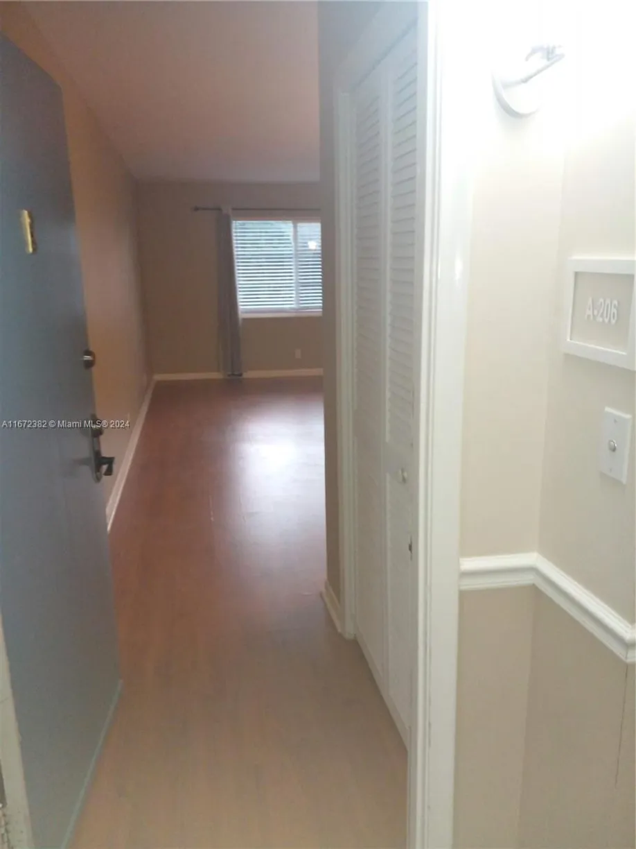 South Florida Real Estate | View 12 NE 19th Ct, 206A | 1 Bed, 1 Bath