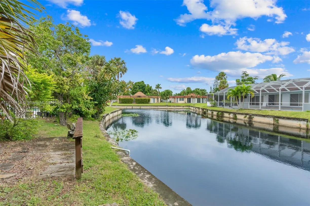 South Florida Real Estate | View 5106 Bayberry Ln | Listing