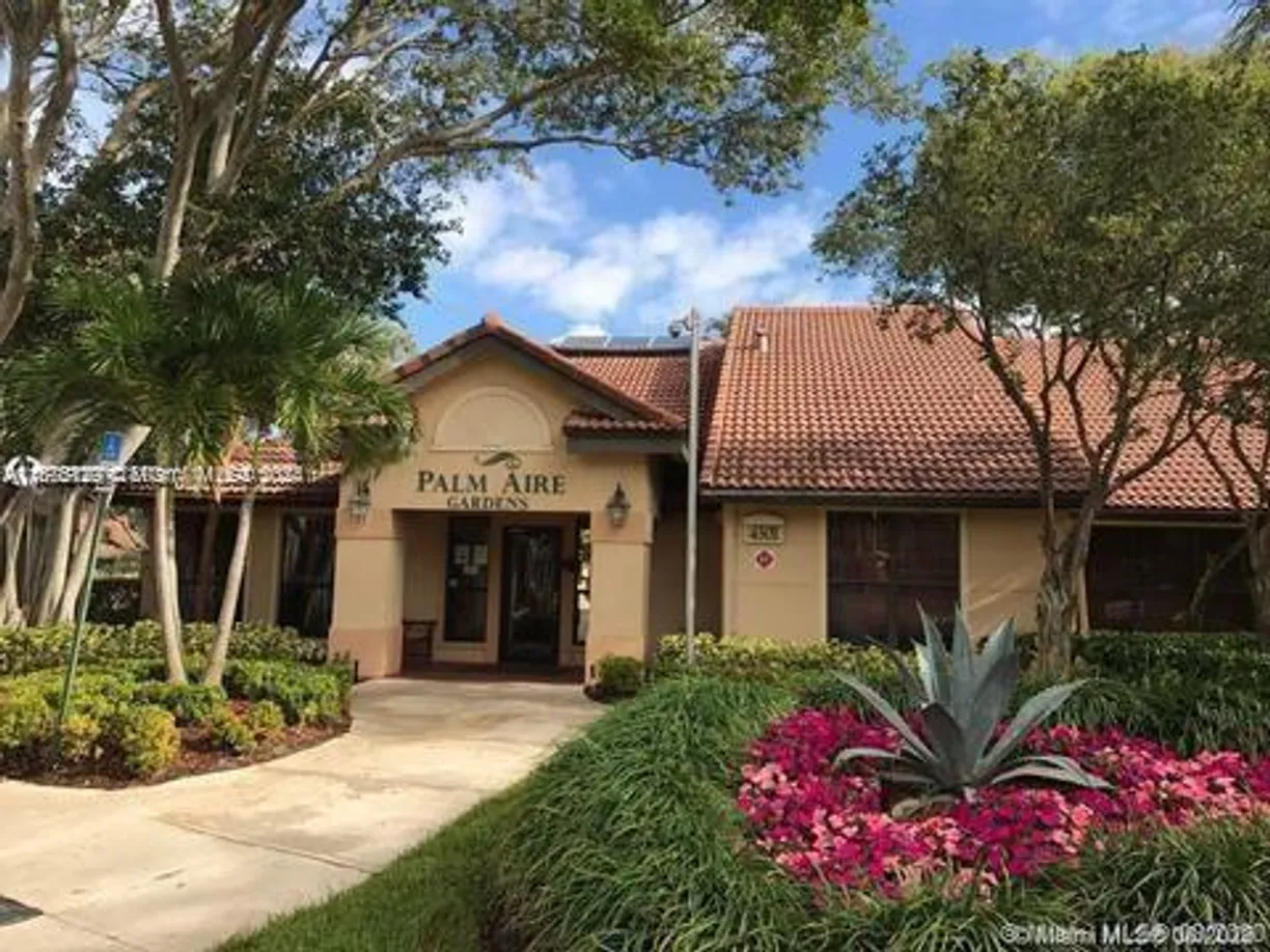 South Florida Real Estate | View 4341 McNab Rd, 17 | 2 Beds, 1 Bath