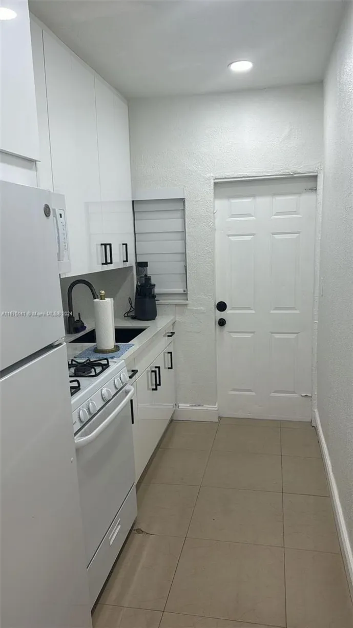 South Florida Real Estate | View 1326 SW 6th St, 9 | Listing
