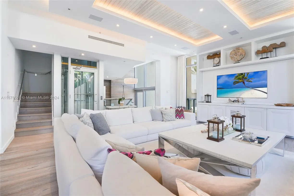 South Florida Real Estate | View 9501 COLLINS AVE, TH1 | 4 Beds, 5 Baths