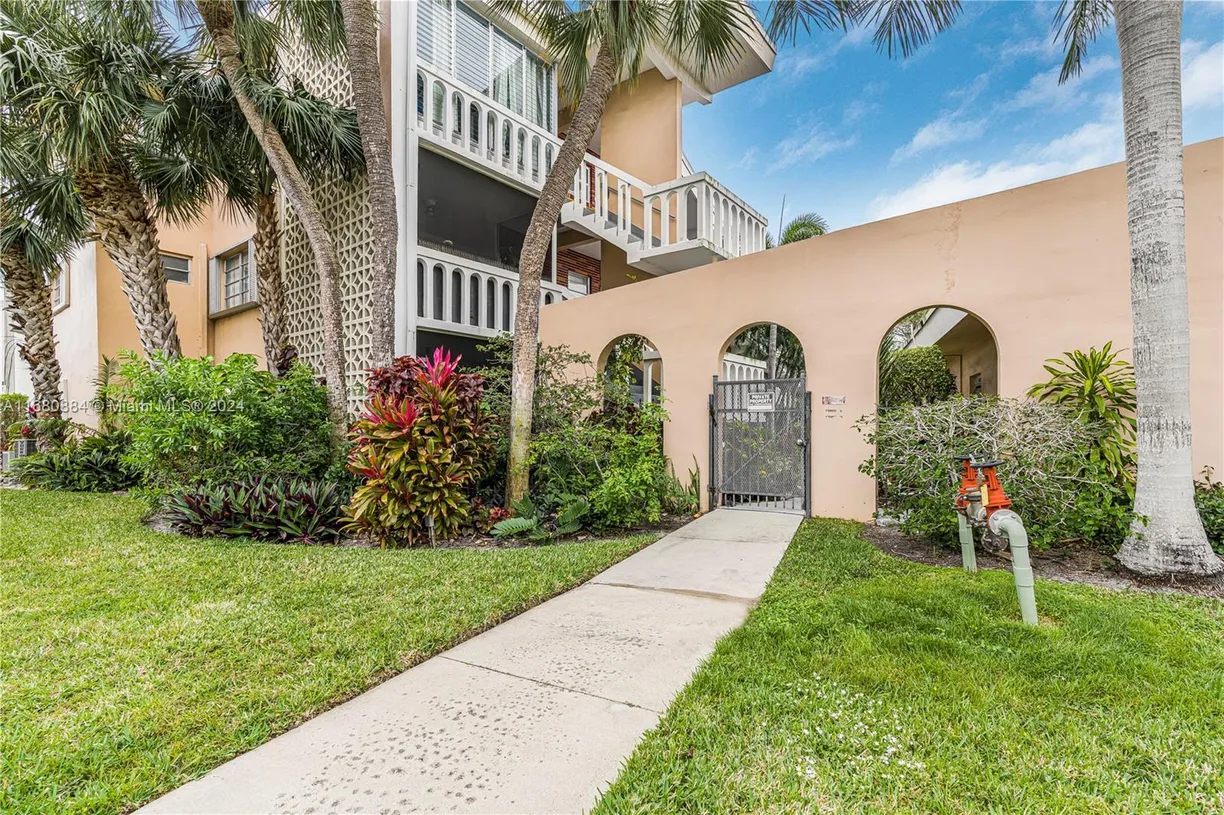 South Florida Real Estate | View 201 NE 14th Ave, 8C | Listing