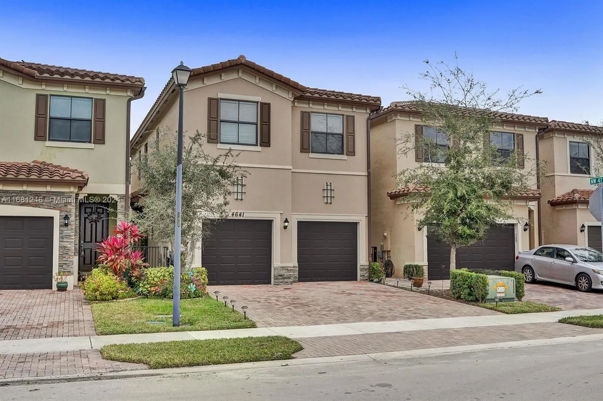 South Florida Real Estate | View  | 4 Beds, 2 Baths