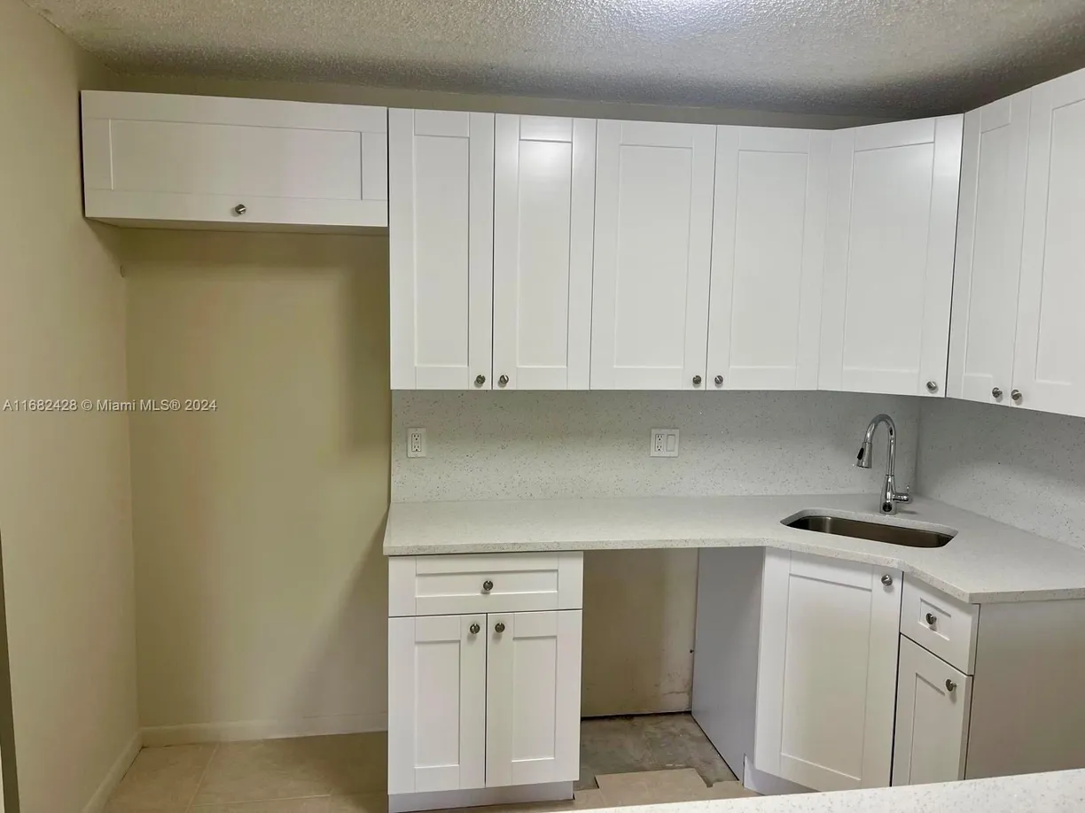 South Florida Real Estate | View 305 Pine Ridge Cir, A-2 | Listing