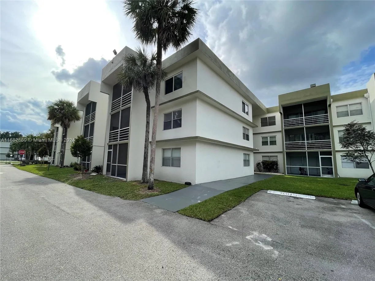 South Florida Real Estate | View 4255 N University Dr, 201 | 2 Beds, 2 Baths