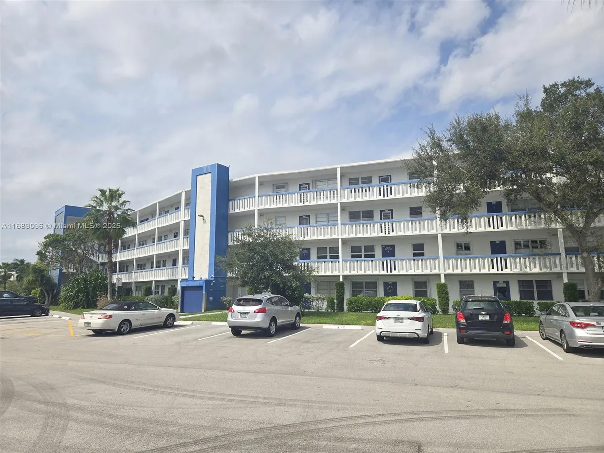 South Florida Real Estate | View 4103 Newport U, 4103 | 2 Beds, 1 Bath
