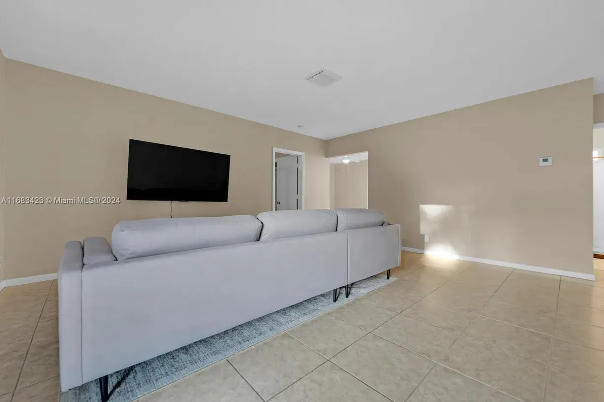 South Florida Real Estate | View 1721 NE 25th St, 1 | Listing