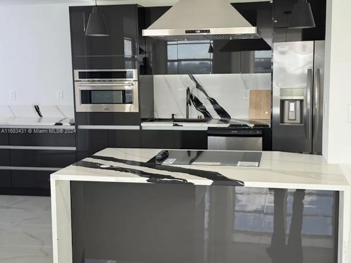 South Florida Real Estate | View 18011 Biscayne Blvd, 1605 | 2 Beds, 2 Baths