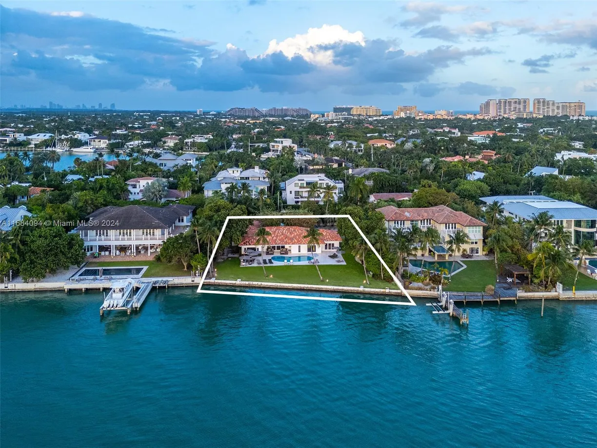 South Florida Real Estate | View 520 S Mashta Dr | Listing