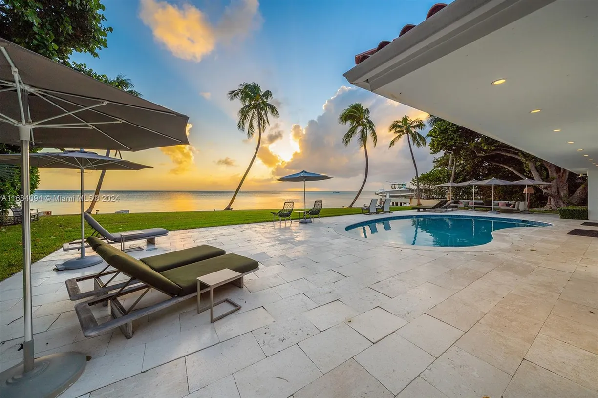 South Florida Real Estate | View 520 S Mashta Dr | Listing