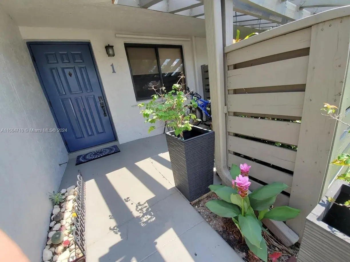 South Florida Real Estate | View 445 Lakeview Dr, 1 | Listing