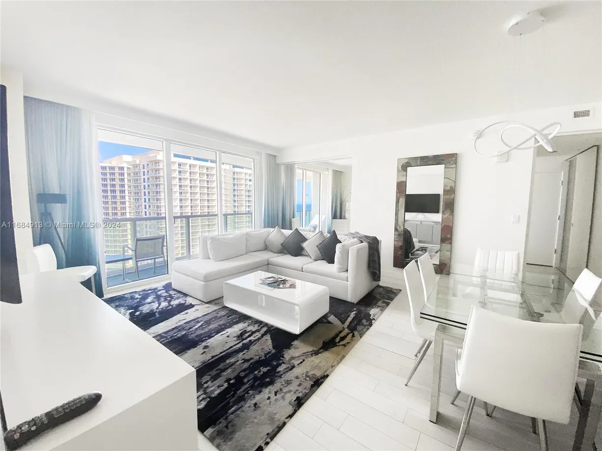 South Florida Real Estate | View 3101 Bayshore Dr, 1804 | 2 Beds, 2 Baths