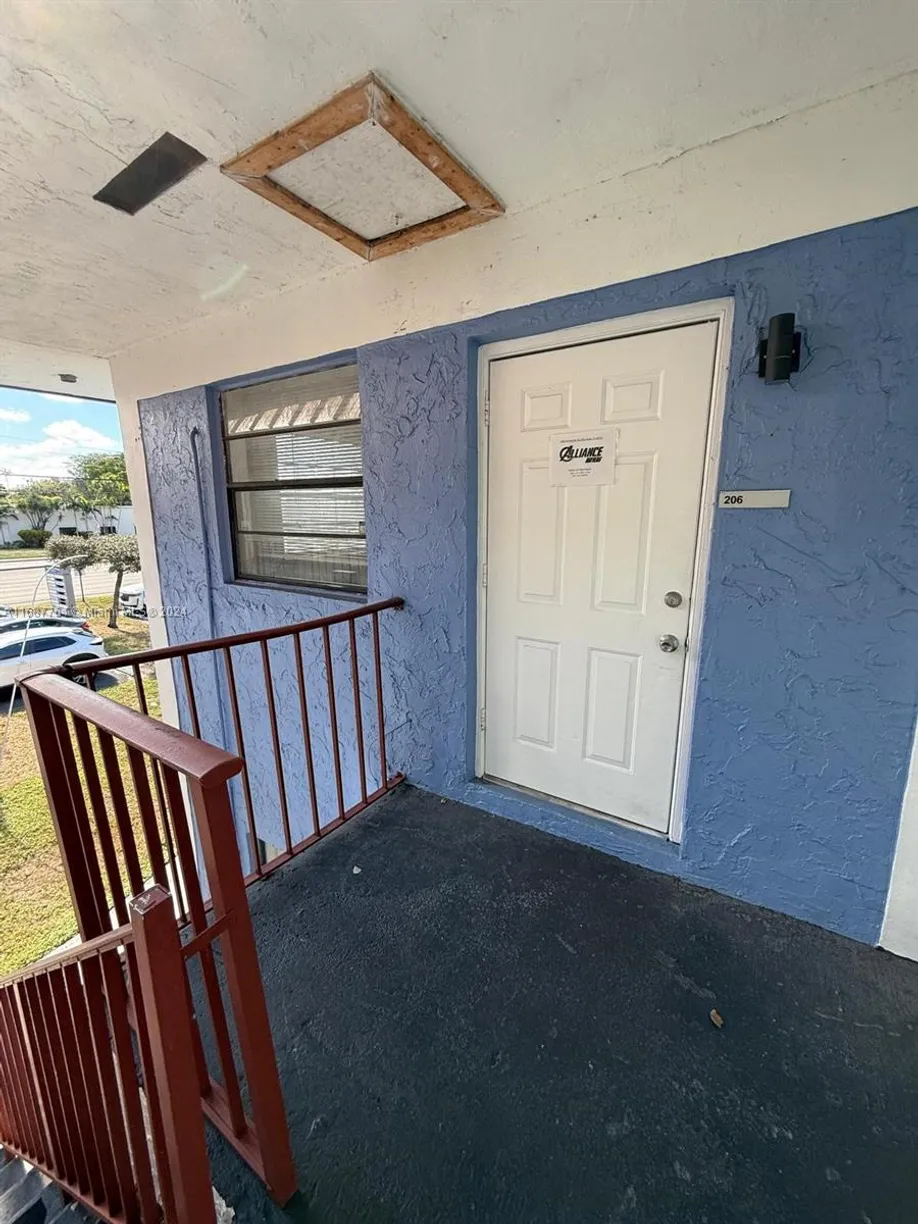 South Florida Real Estate | View 4485 Stirling Rd, 206 | Listing