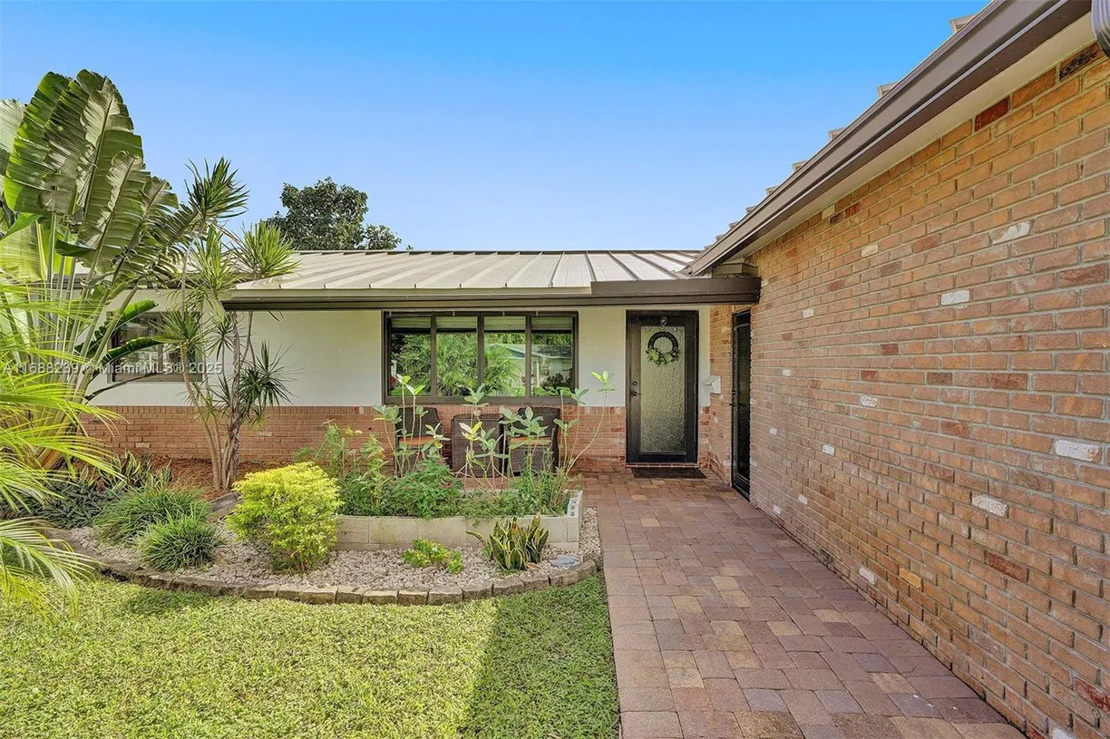 South Florida Real Estate | View 2000 NW 38th St | Listing