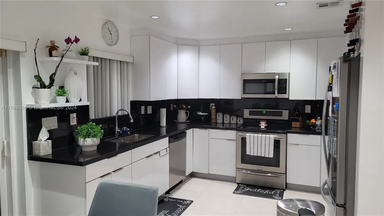 South Florida Real Estate | View 13918 SW 178th St, 13918 | 3 Beds, 2 Baths