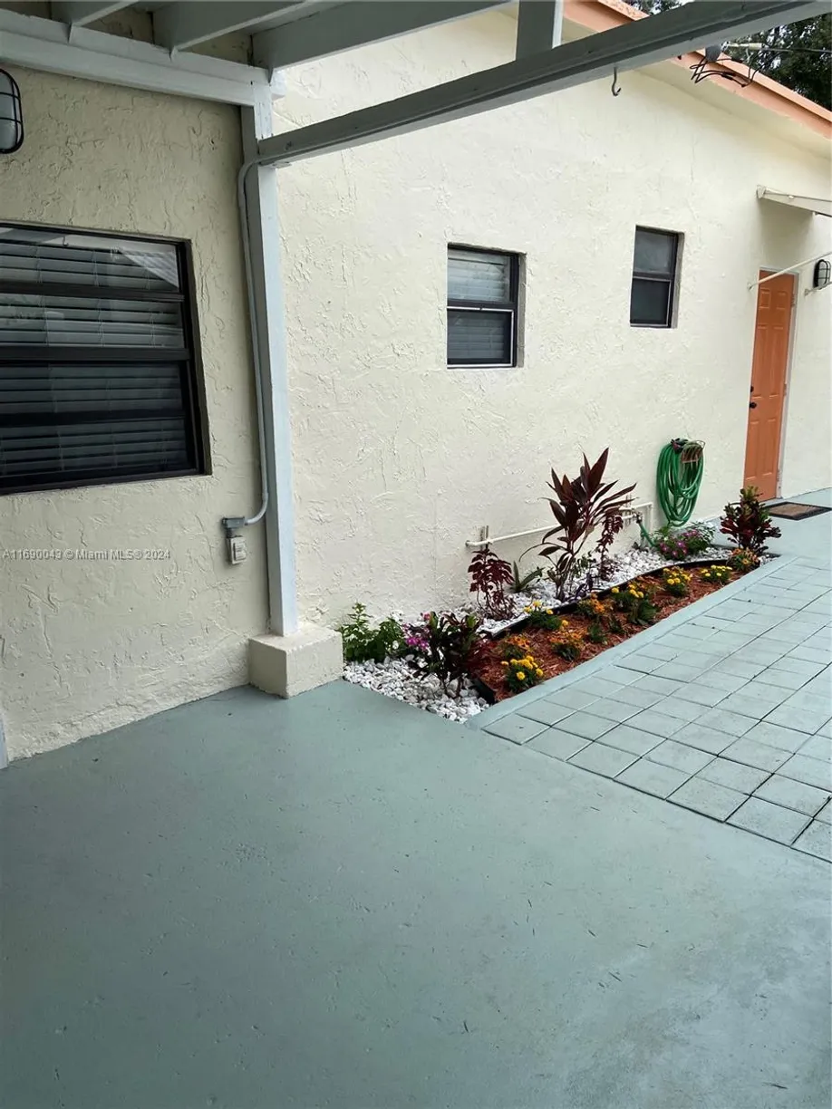 South Florida Real Estate | View 4744 NE Miami Ct, back | Listing