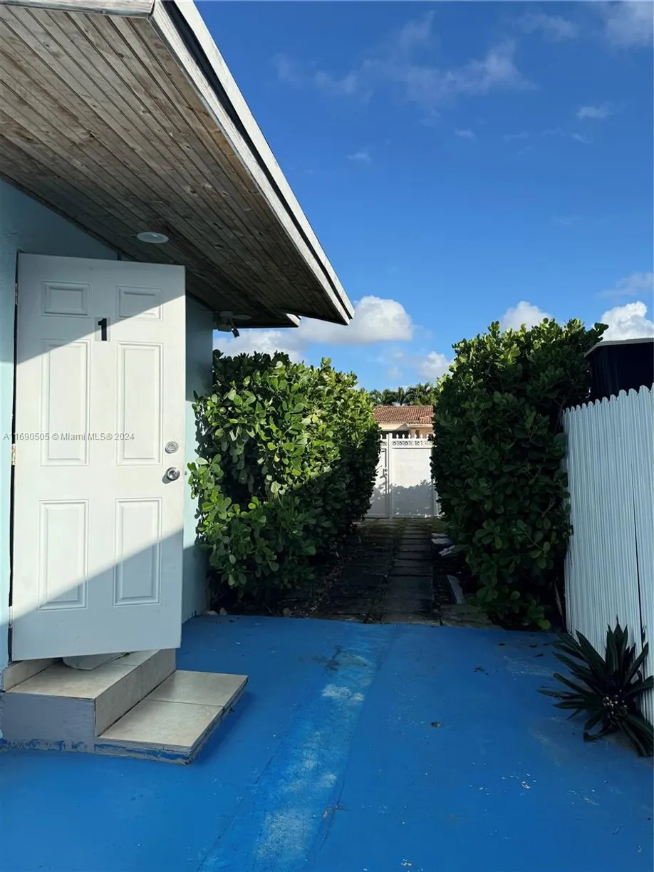 South Florida Real Estate | View 4365 SW 83rd Ave, 1 | Listing