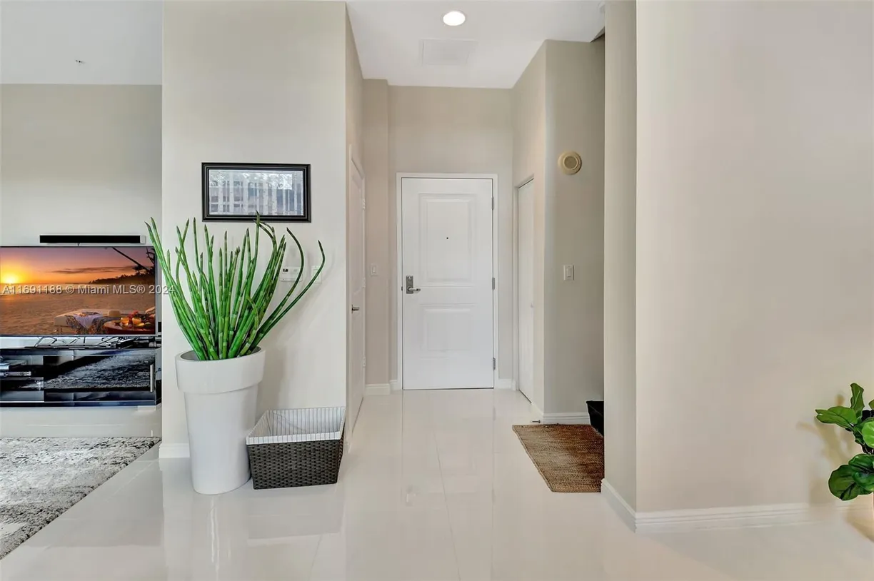 South Florida Real Estate | View 450 N Federal Hwy, 104N | Listing