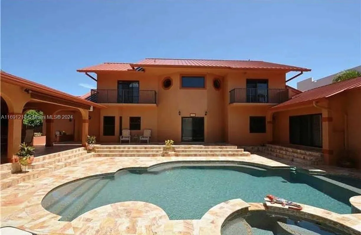 South Florida Real Estate | View 741 Tyler St, 1 | 3 Beds, 3 Baths