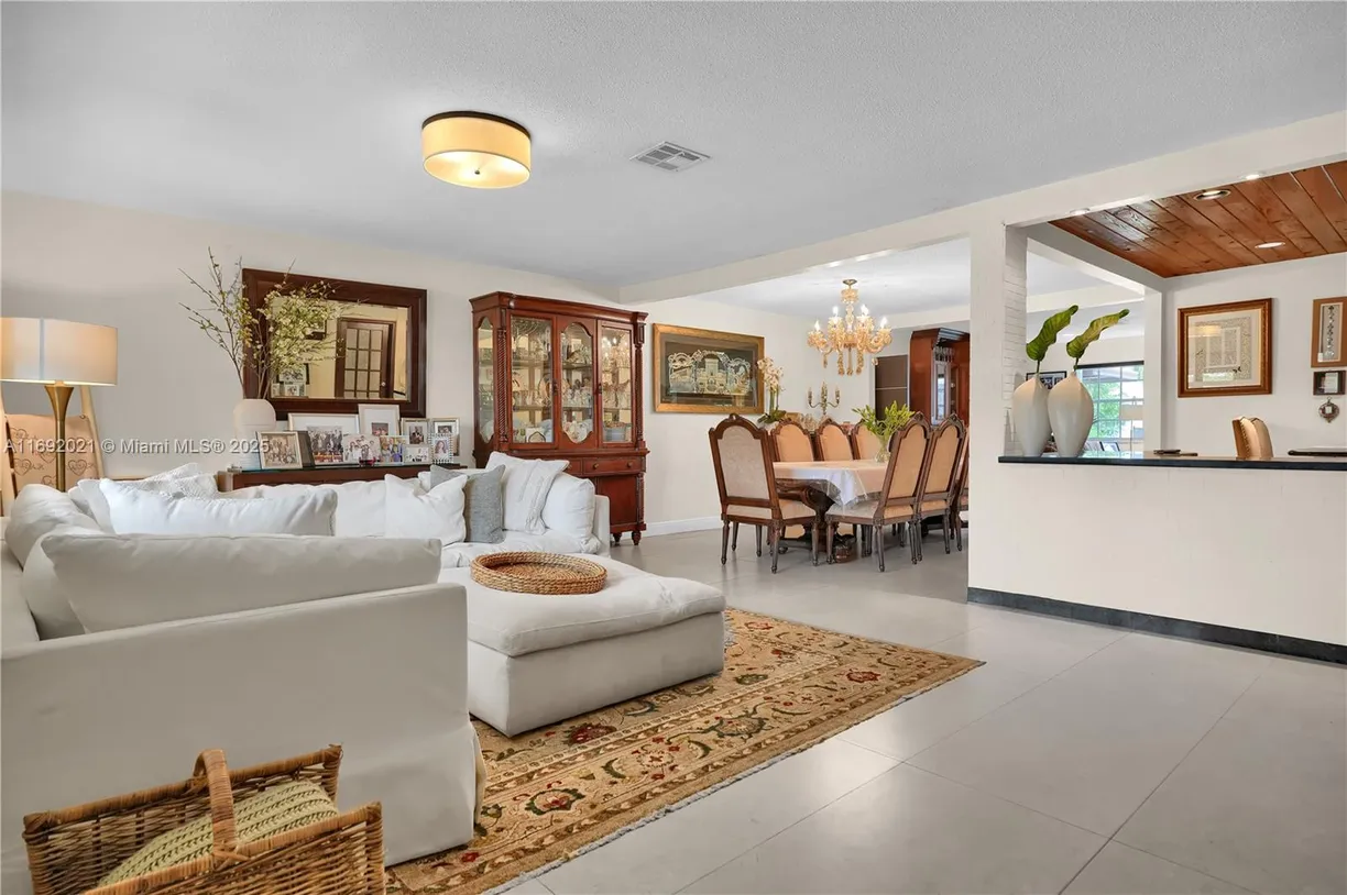 South Florida Real Estate | View 4041 N 44th Ave | 4 Beds, 3 Baths