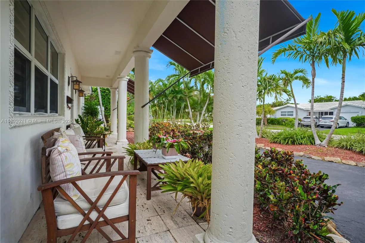 South Florida Real Estate | View 4041 N 44th Ave | Listing