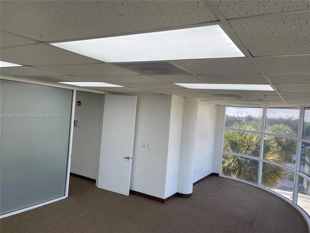 South Florida Real Estate | View 1799 W Oakland Park Blvd | Listing