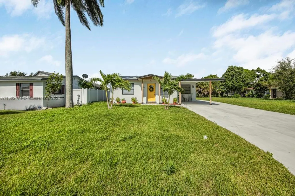 South Florida Real Estate | View 218 SW 10th Ave | Listing