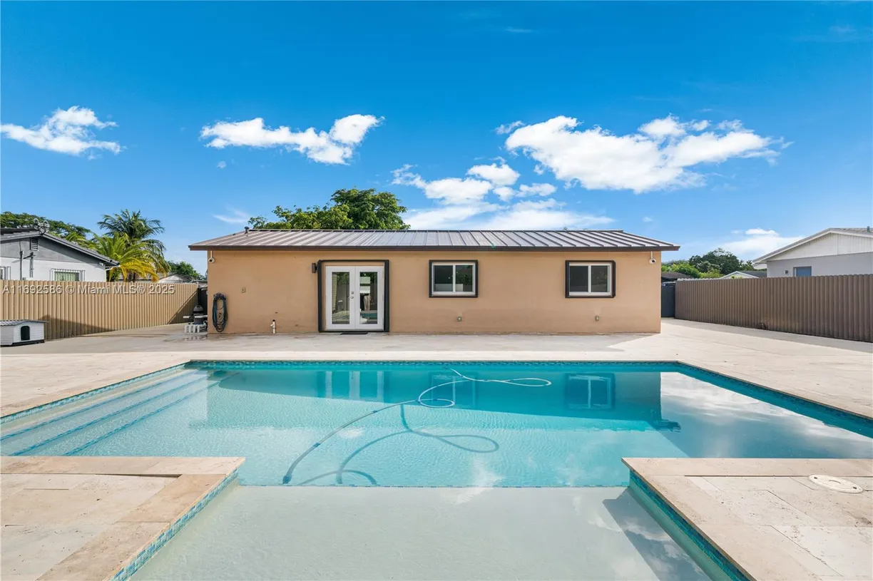 South Florida Real Estate | View  | 3 Beds, 2 Baths