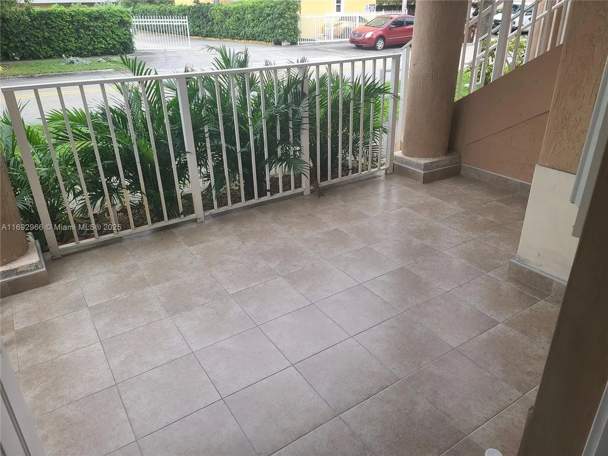 South Florida Real Estate | View 300 E 4 ST, 103 | Listing