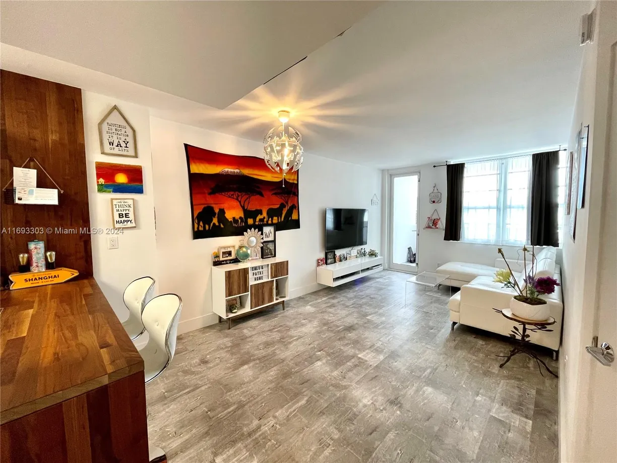 South Florida Real Estate | View 100 Lincoln Rd, 518 | 1 Bed, 1 Bath