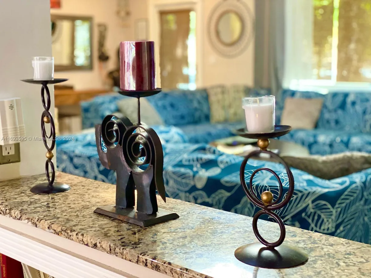 South Florida Real Estate | View 736 Hollywood Blvd | Listing