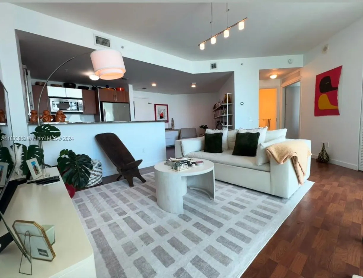 South Florida Real Estate | View 300 S Biscayne Blvd, T-2305 | 1 Bed, 1 Bath