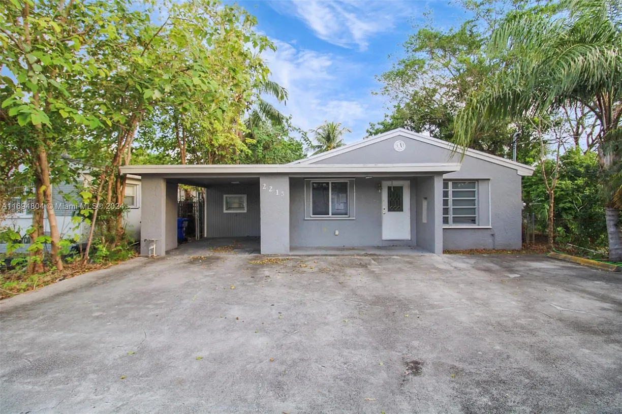South Florida Real Estate | View 2213 Grant St