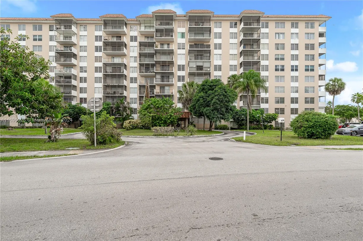 South Florida Real Estate | View 4174 Inverrary Dr, 202 | 2 Beds, 2 Baths