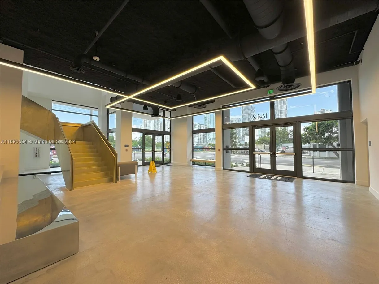 South Florida Real Estate | View 1642 NE 1st Ave, 2210 | 1 Bed, 1 Bath