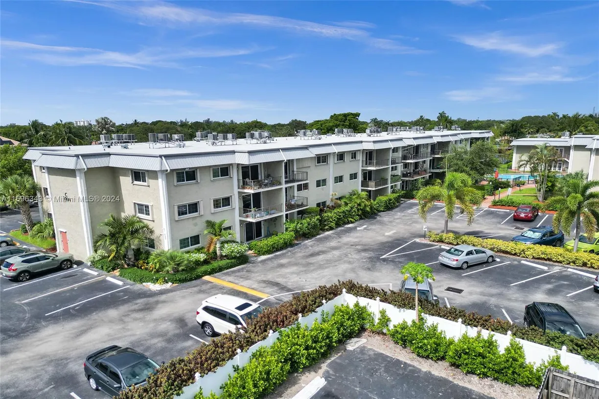 South Florida Real Estate | View 3004 NE 5th Ter, 315-C | Listing