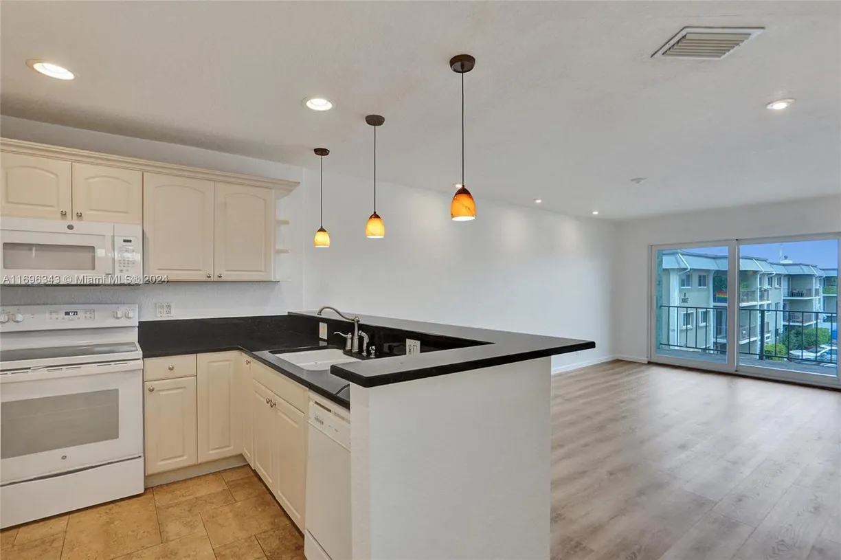 South Florida Real Estate | View 3004 NE 5th Ter, 315-C | Listing