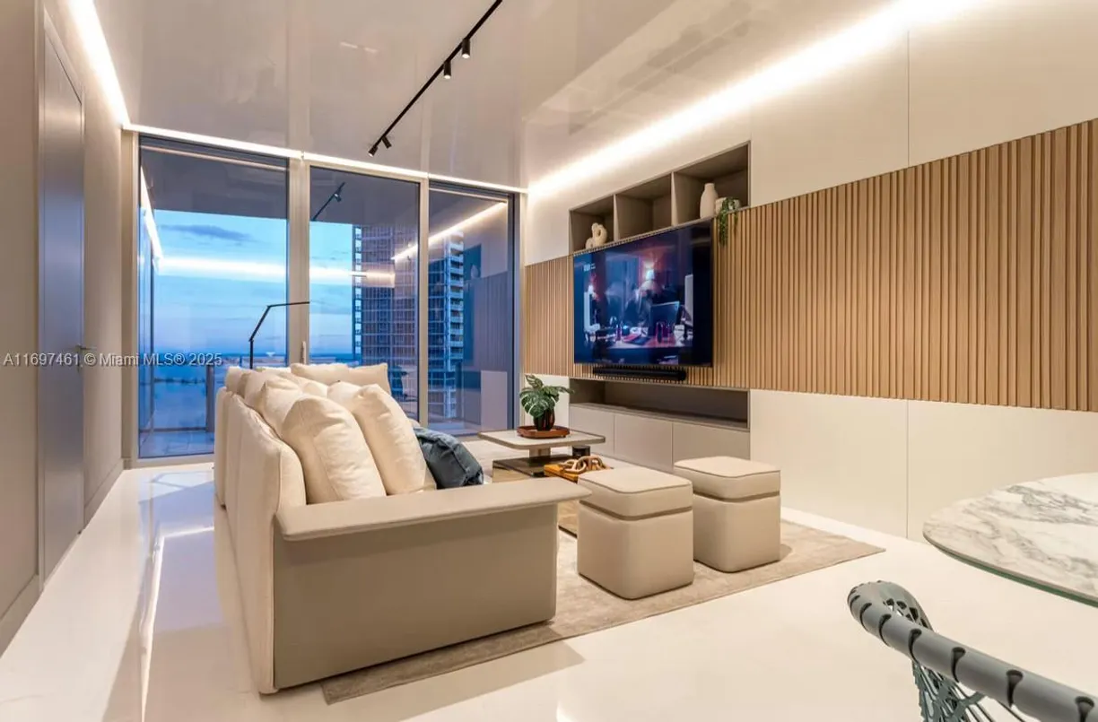 South Florida Real Estate | View 300 Biscayne Boulevard Way, 4105 | Listing