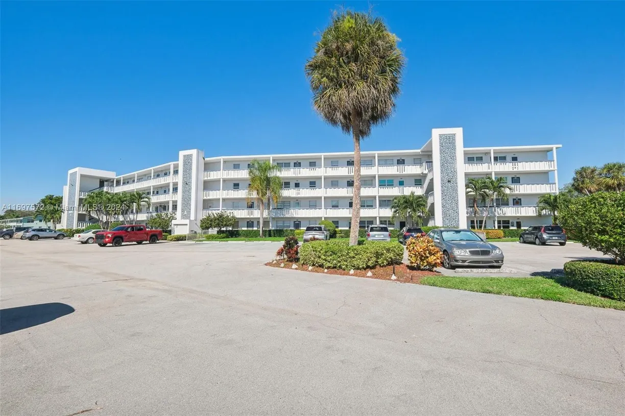 South Florida Real Estate | View 3014 Oakridge A, 3014 | Listing