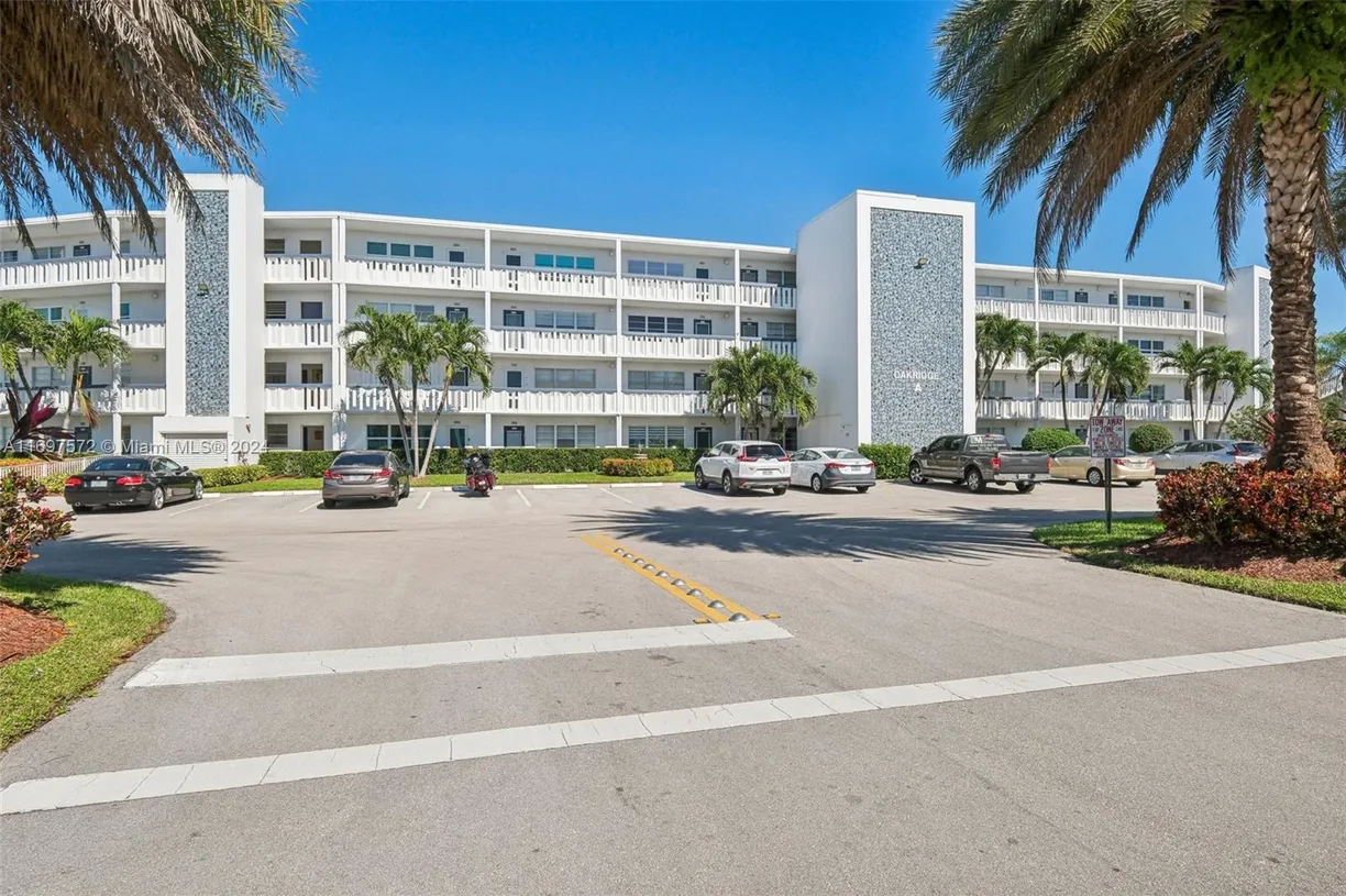 South Florida Real Estate | View 3014 Oakridge A, 3014 | 1 Bed, 1 Bath