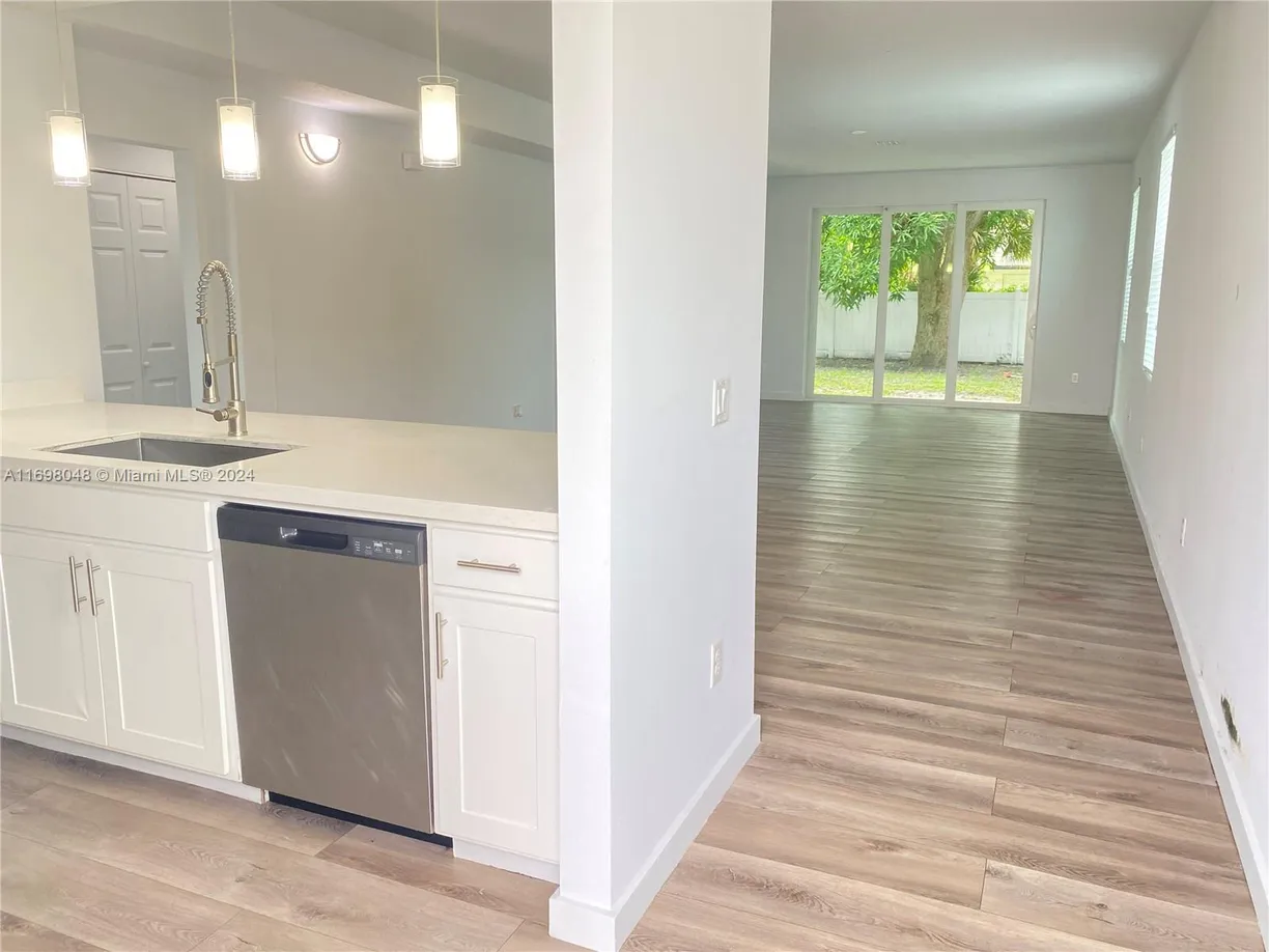 South Florida Real Estate | View 432 21st St, 2 | Listing
