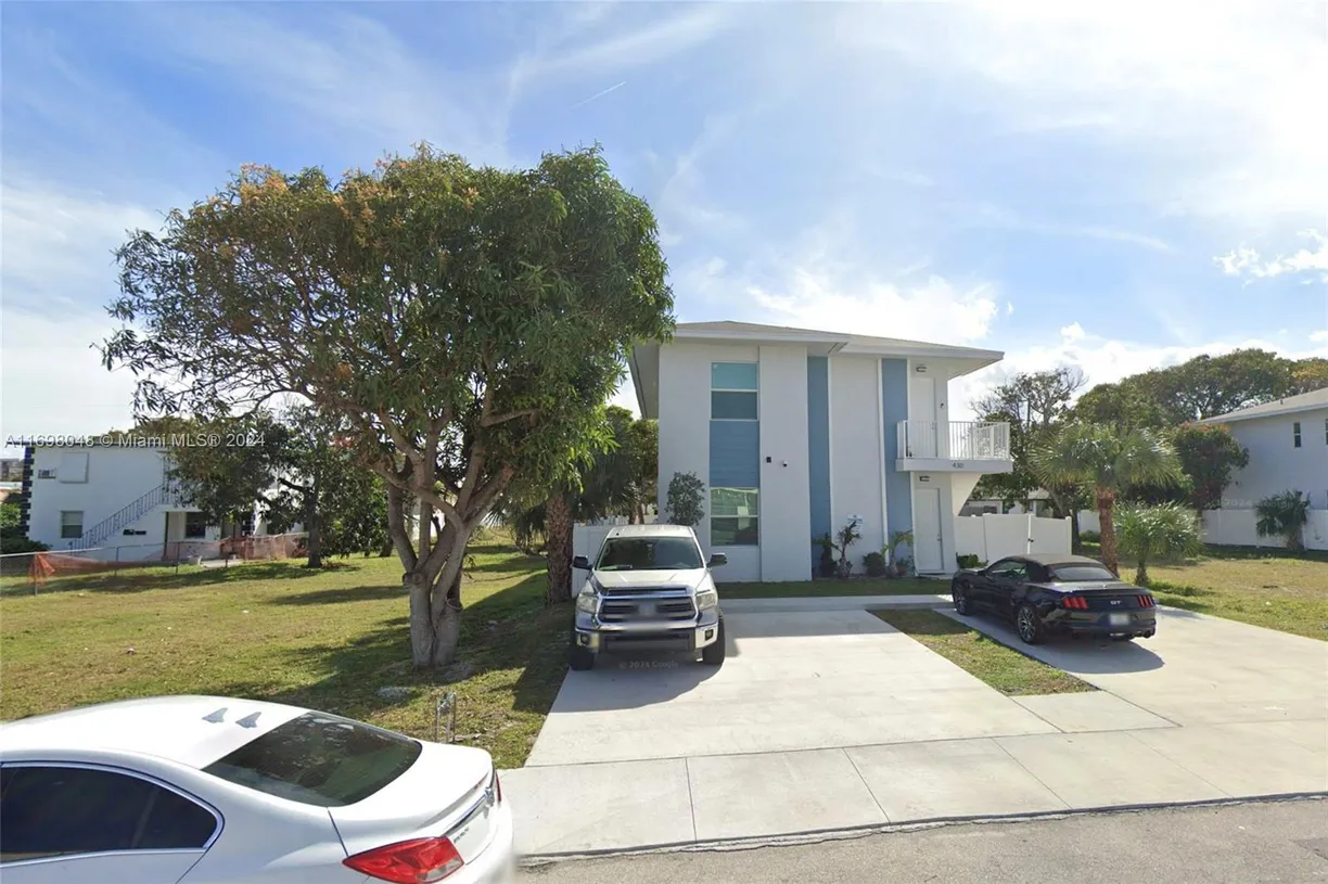 South Florida Real Estate | View 432 21st St, 2 | 3 Beds, 2 Baths