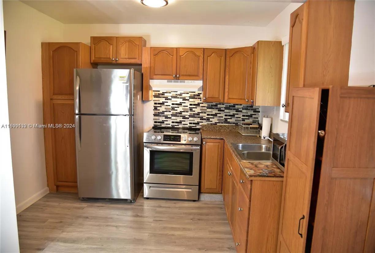 South Florida Real Estate | View 3162 Sheridan Ln, 161 | 2 Beds, 2 Baths