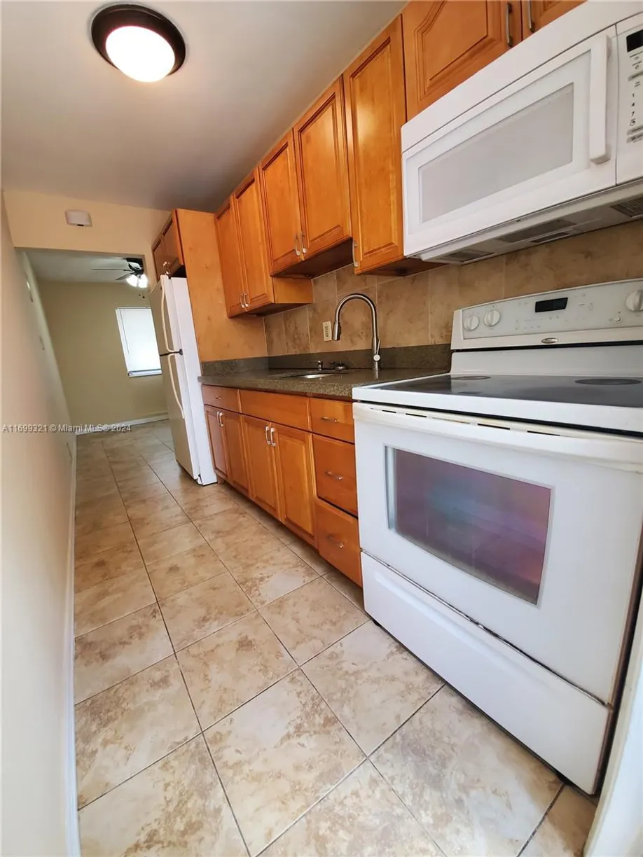 South Florida Real Estate | View 1026 NE 9th Ave | Listing