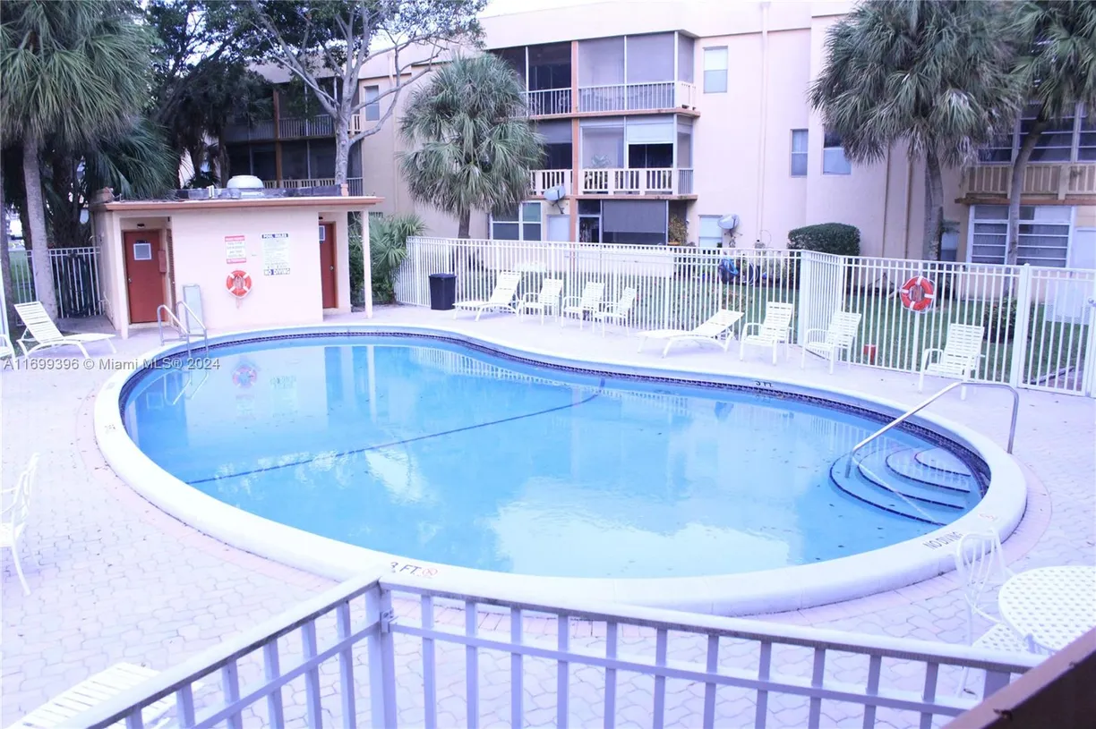 South Florida Real Estate | View 8400 Lagos De Campo Blvd, 210 | 2 Beds, 2 Baths