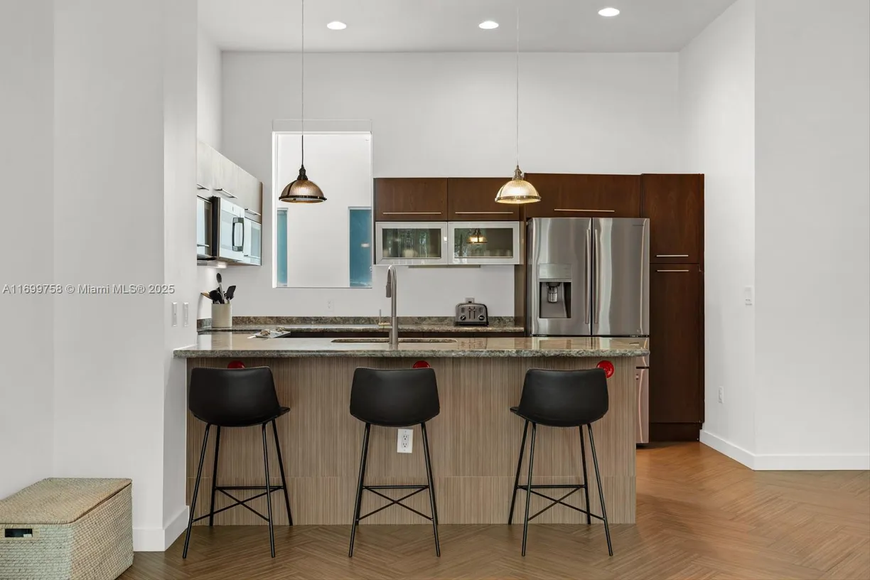 South Florida Real Estate | View 315 NE 7 St | Listing